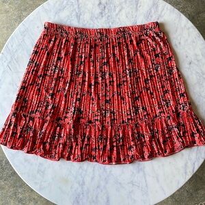 NWOT Zara Women’s Pleated Skirt Size Large